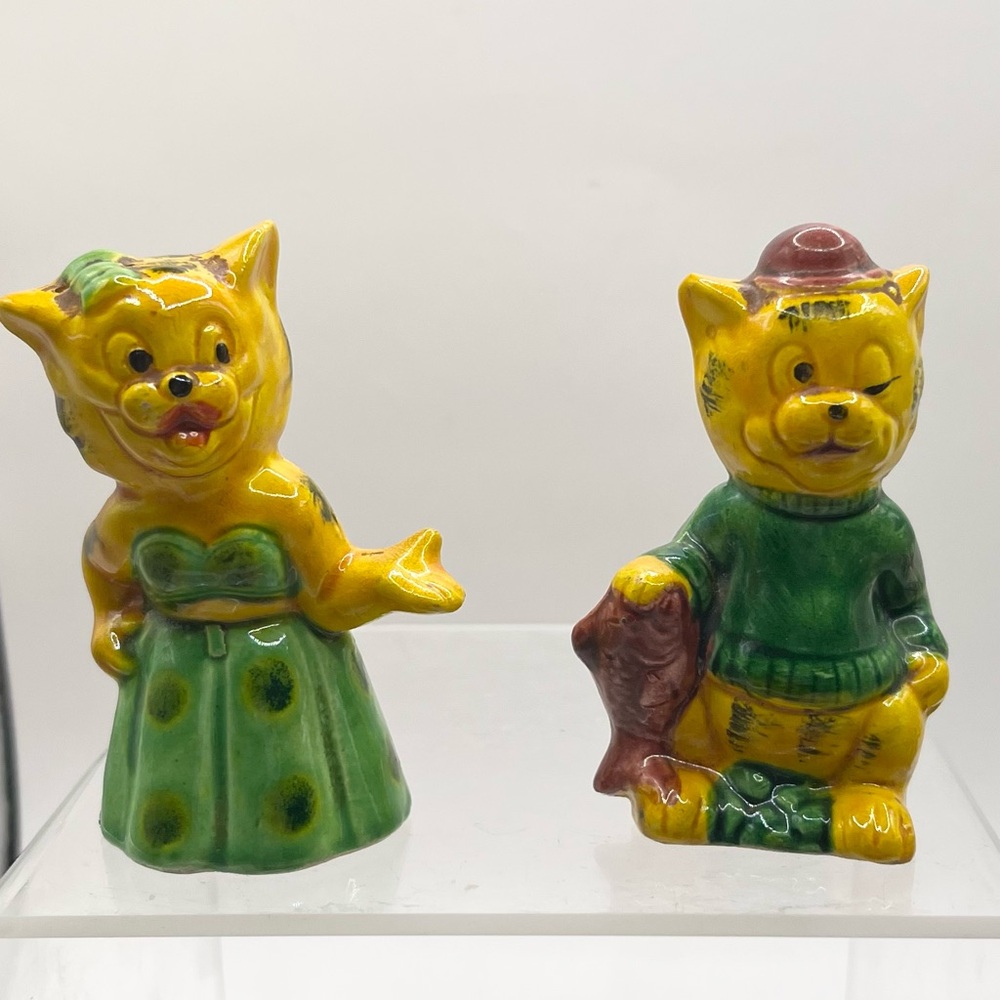 Vintage Cat Figurines in Yellow and Green Japan GUC